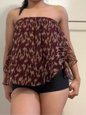 MY26 Elizabeth and James Top